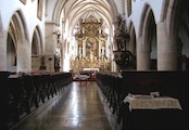 Interiér kostela Nanebevzetí Panny Marie