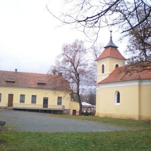 Hostinec a kostelík