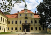 Mirošovský zámek
