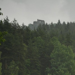Krasíkov, pohled z údolí Hadovky
