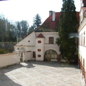 Komorní Hrádek