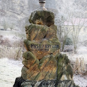 Svatý Jan pod Skalou - Husův balvan