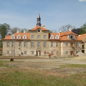 Zámek Svinaře ze dvora (2007)