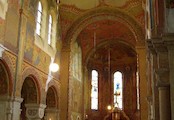 Malovaný interiér kostela na Gruntě, Kostel postavený na počátku 20.století s bohatou vnitřní výzdobou.