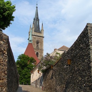 Žižkova brána a kostel sv. Petra a Pavla v Čáslavi