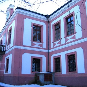 Průčelí zámku