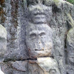 hlavy na Harfenici - detail