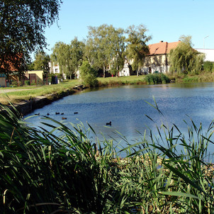U rybníka