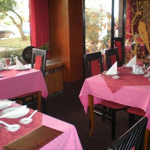 Vl.Uhlíř-Restaurace Asie