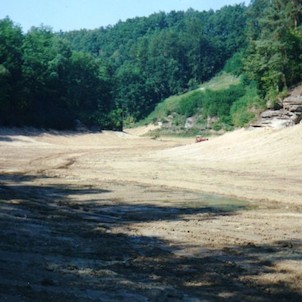 Sudoměřská přehrada bez vody