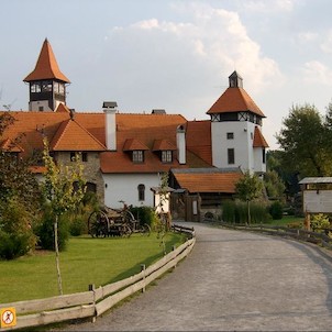 Červený Újezd, Hrad je pro návštěvníky otevřen 365 dní v roce (pokud již nejsou provedeny rezervace).