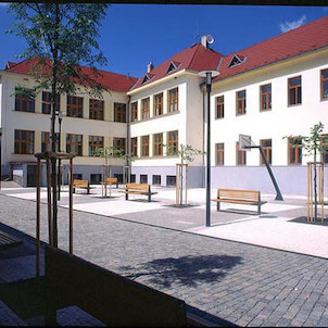 škola