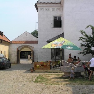 Dobřichovice, restaurace v zámku