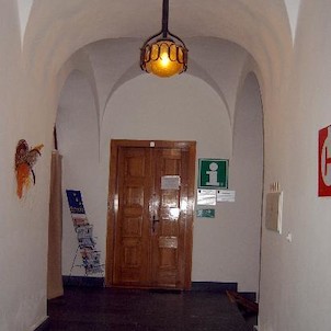 Ernestinum - interiér, V současné době se zde nachází Galerie Františka Drtikola. Dále zde najdete Muzeum třetího odboje, které provozuje Konfederace politických vězňů ČR. Své místo zde má i infocentrum.