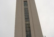 Věž kostela, Objektu vévodí 30 m vysoká věž, která je zakončena drouramenným křížem. Na vrcholu věže je ochoz sloužící jako rozhledna.