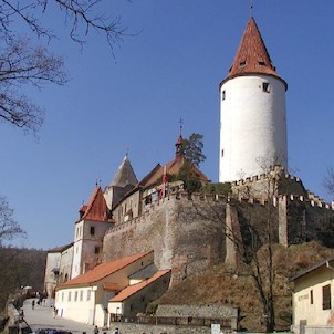 na hradě