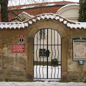 Brána