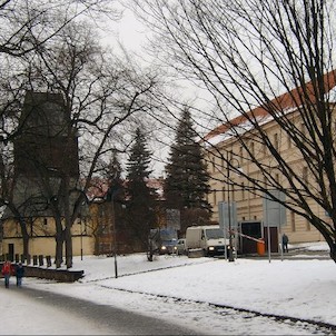Zvonice a budova Gymnázia