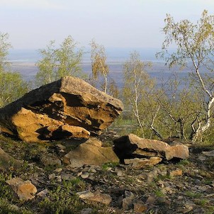 Hradiště, balvany na vrcholu