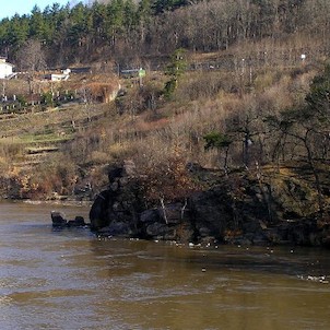 Kadaňský stupeň, skalnatý poloostrůvek