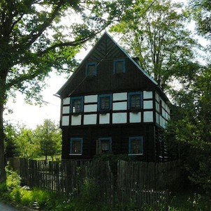 Schönes altes Bauernhaus in Srbska Kamenice