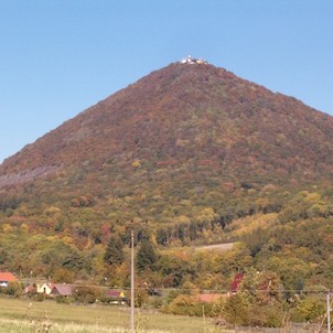 Milešovka z jihu přes Milešov