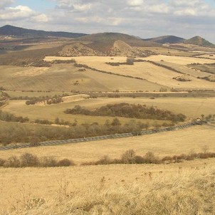 výhled z Číčova, výhled na vrcholy Vraník a Líska