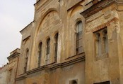 Židovská synagoga, Jednou z významných památek města je i židovská synagoga v Dlouhé ulici. Židovská obec v Žatci byla založena v r. 1864. Nárůst Židů ve městě je zaznamenán již po roce 1851, kdy se město stává postupně střediskem oblasti západního Krušno