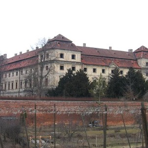 Zámek od řeky Ohře, Zámek Postoloprty