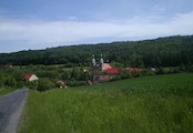 Klášter s kostelem v Dolním Ročově