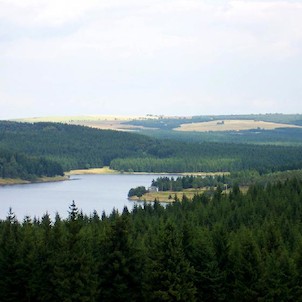 Pohled na přehradu z obory, Pohled na přehradu z obory