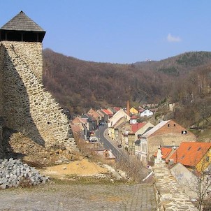 hrad Krupka, pohled do Husitské ulice