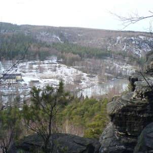 Skály nad Ostrovem