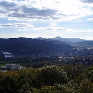 z rozhledny, Ústí nad Labem a Milešovské středohoří