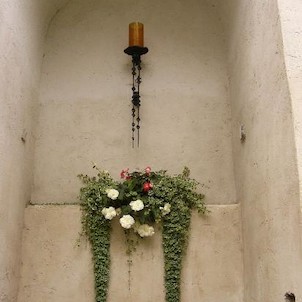 Roštejn - květinová dekorace