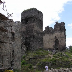 Věž a palác