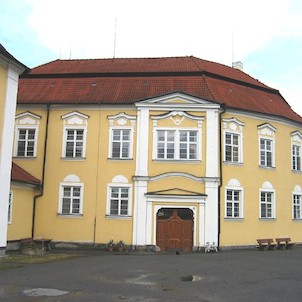 Zámek, Proseč-Obořiště