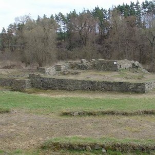 skanzen středověké vsi Mštěnice