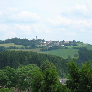 Rozhledna v Karasíně - pohled od Vítochova