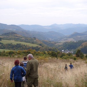 dedinka v údolí