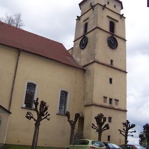 Gotický kostel ze 13. stol..
