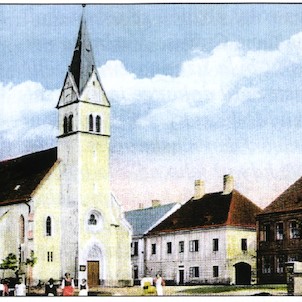 Náves na pohlednici z roku 1912