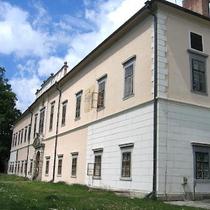 Zámek od východu