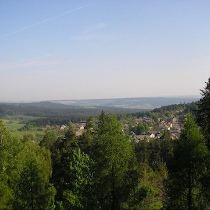 Pohled z rozhledny do okolí