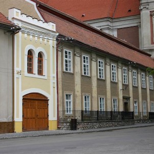fara a bývalá hasička