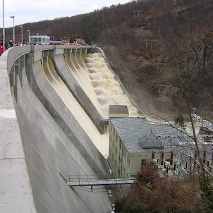 Hráz Vranovské přehrady