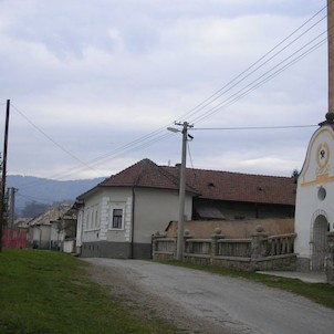 kostol s farou
