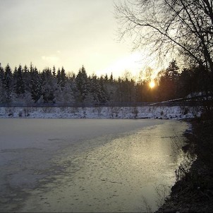 západ nad hrází