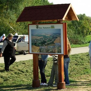 Informačná tabuľa o Rumanovej