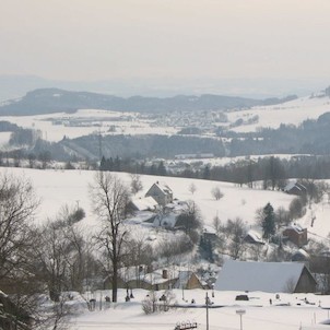 Pohled k Crhovu a Jedlí